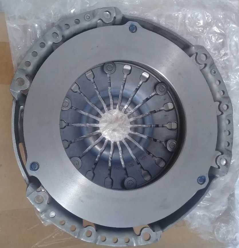 KIT DE EMBRAGUE - (Sólo Prensa y Disco). 1.6L Sin Turbo foto 2