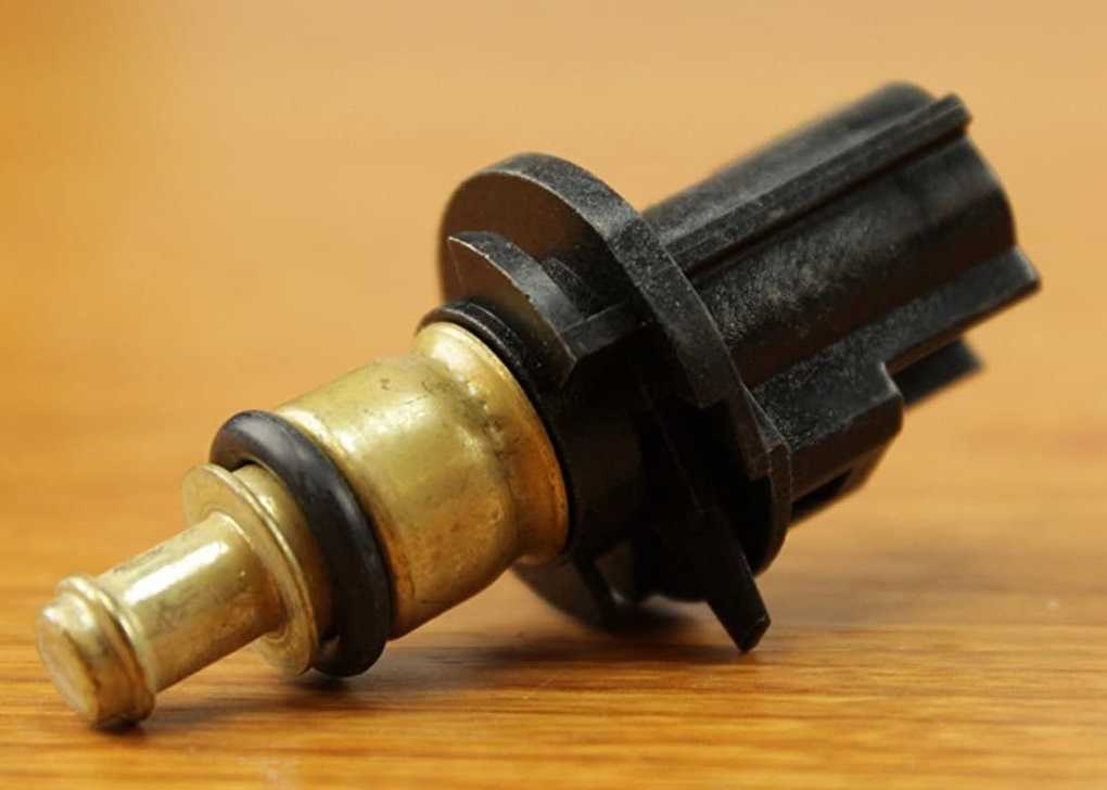 SENSOR DE TEMPERATURA - 2.4L, 2.0L, 2.7L