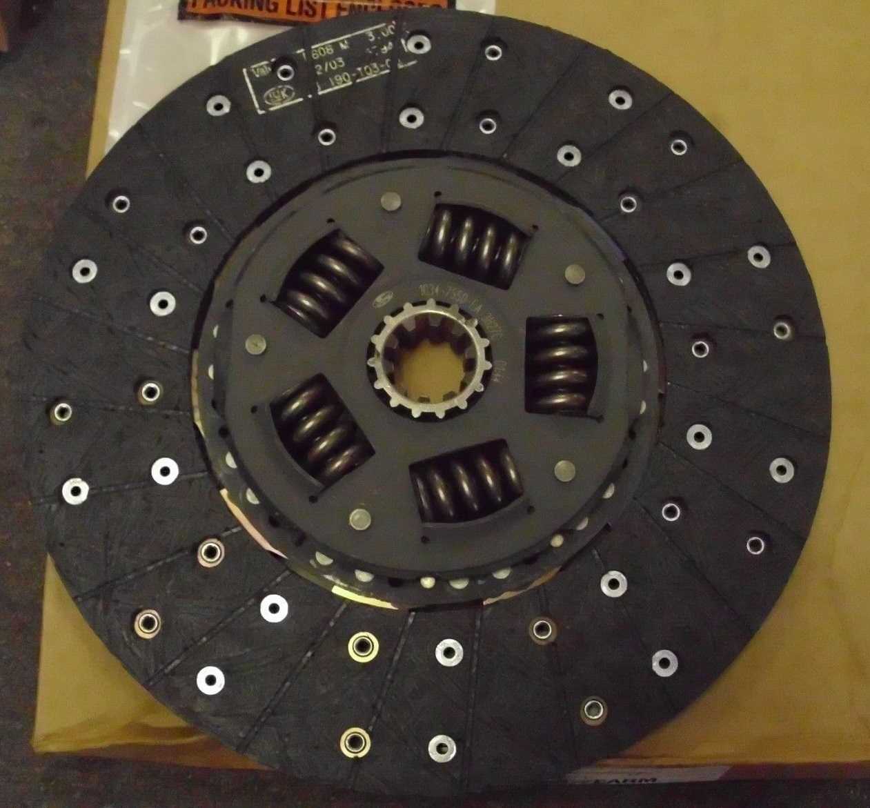 DISCO DE EMBRAGUE - 6,8L 10 cil. 12" foto 1