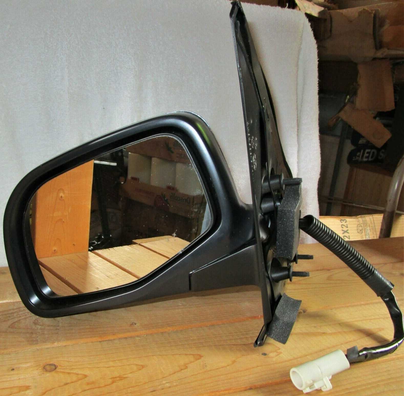 ESPEJO RETROVISOR - LH foto 1
