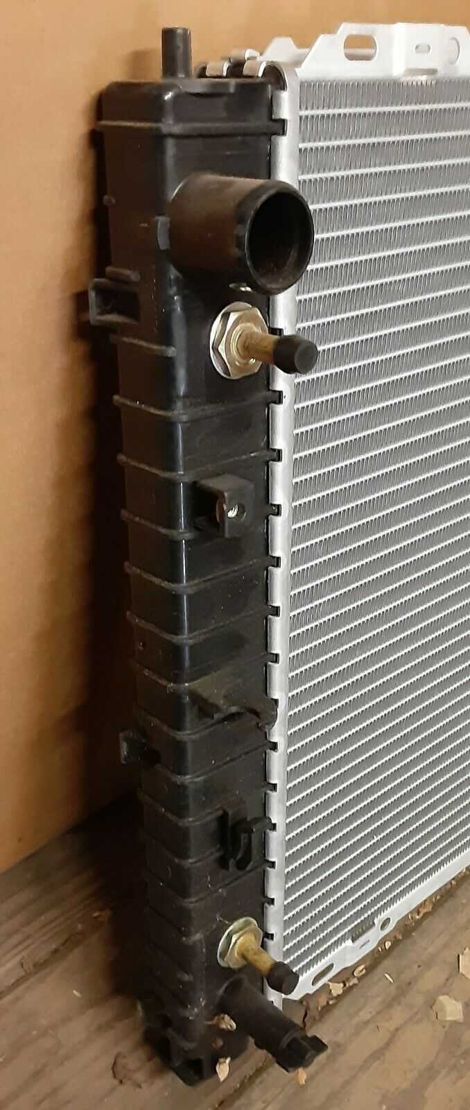 RADIADOR DE MOTOR - 2.0L foto 3