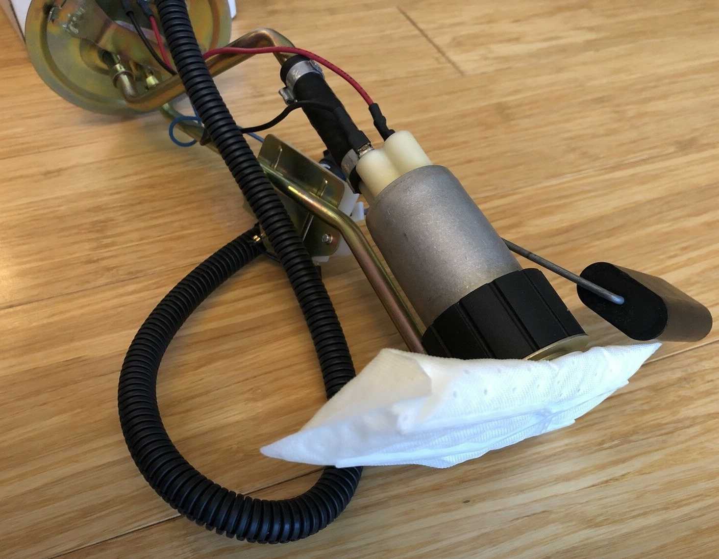 BOMBA DE GASOLINA - Completa. 4.0L foto 3