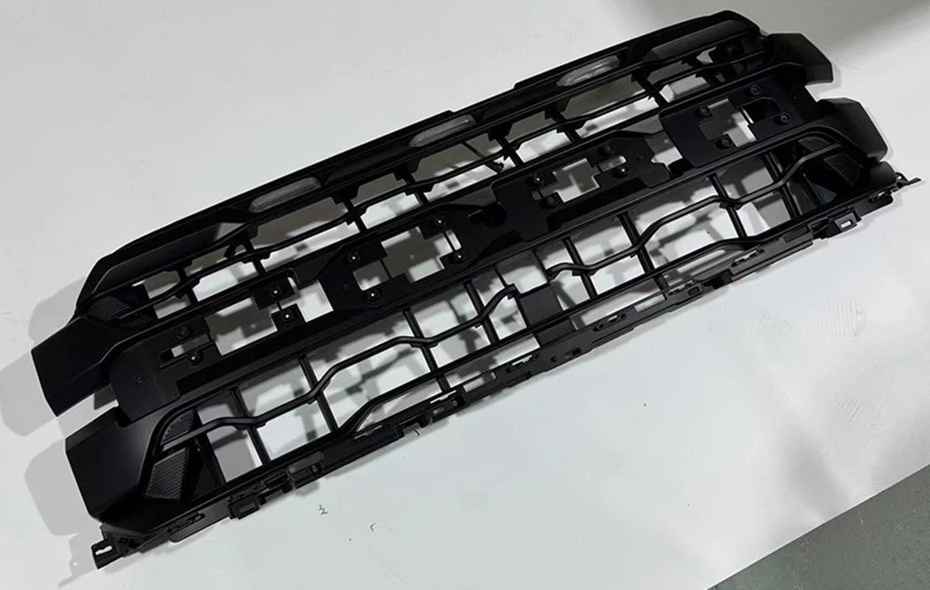 MÁSCARA DE RADIADOR - Estilo Raptor para F150. Con Letras y LEDs, Negro mate. foto 1