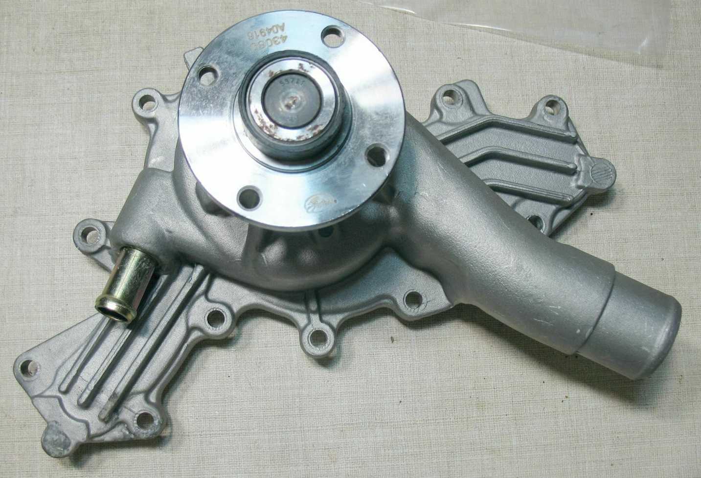 BOMBA DE AGUA - 4.0L OHV foto 3