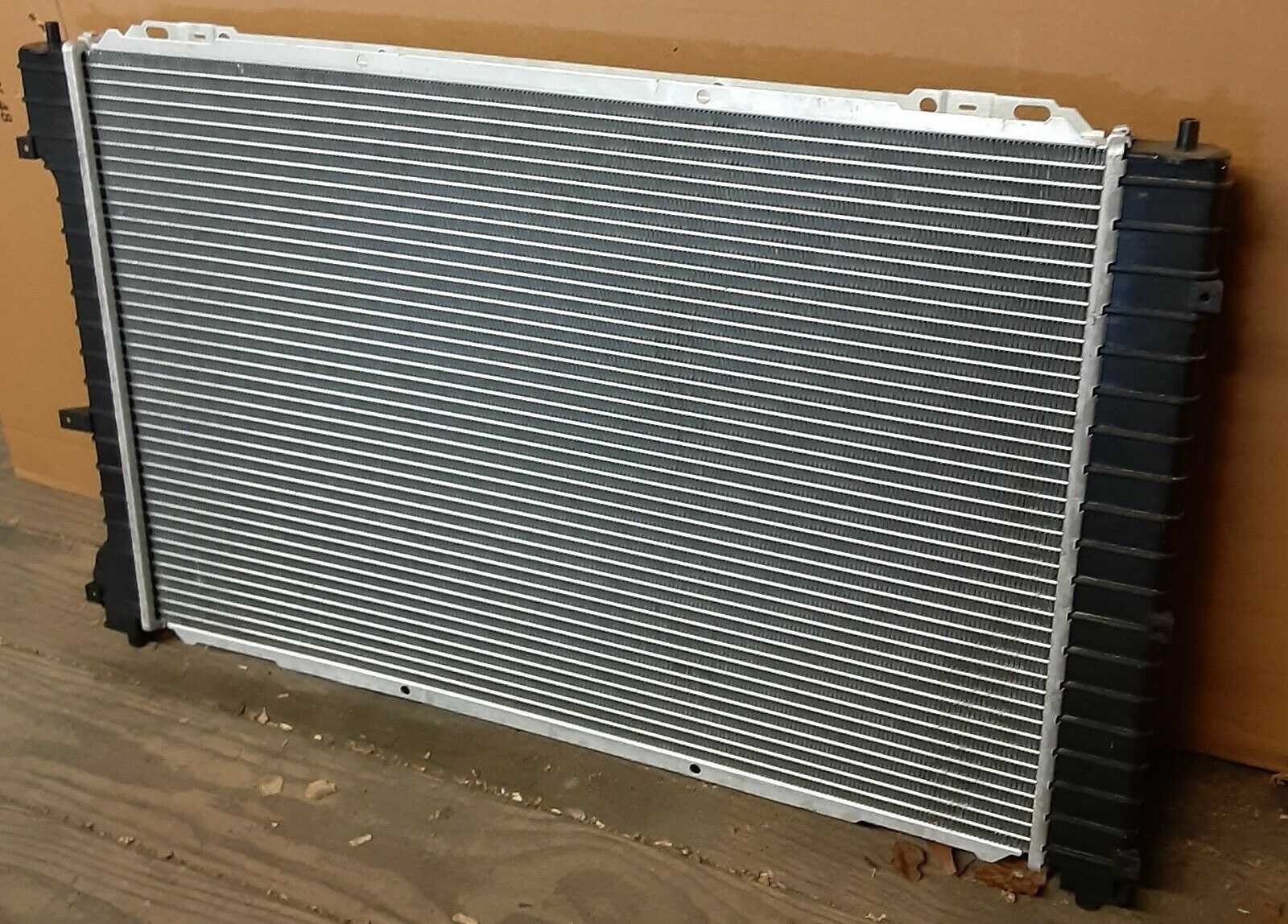 RADIADOR DE MOTOR - 2.0L foto 2